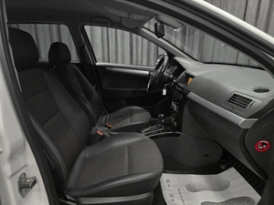 Универсал Opel Astra 2014 года, 695000 рублей, Красноярск