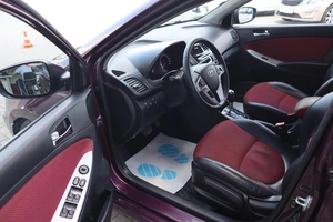 Хэтчбек Hyundai Solaris 2012 года, 990000 рублей, Мирное