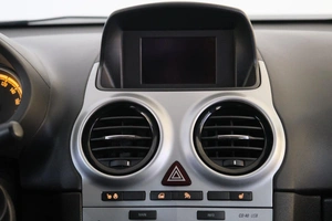 Хетчбэк Opel Corsa 2012 года, 719000 рублей, Омск