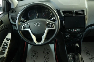 Седан Hyundai Solaris 2016 года, 1099000 рублей, Омск
