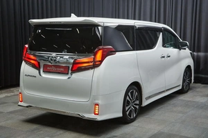 Минивэн Toyota Alphard 2019 года, 4445000 рублей, Красноярск