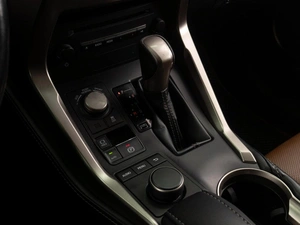 Внедорожник Lexus NX 2017 года, 2999000 рублей, Тюмень