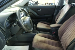 Седан Hyundai Elantra 2010 года, 759000 рублей, Омск