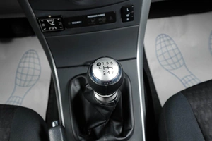 Седан Toyota Corolla 2011 года, 799000 рублей, Тюмень