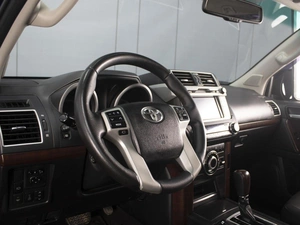 Внедорожник Toyota Land Cruiser Prado 2014 года, 3400000 рублей, Омск