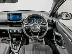 Хетчбэк Toyota Yaris 2020 года, 1230000 рублей, Красноярск