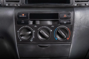 Седан Toyota Corolla 2004 года, 499000 рублей, Томск