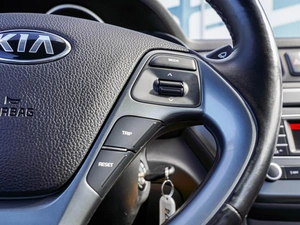 Седан Kia Rio 2017 года, 1350000 рублей, Краснодар