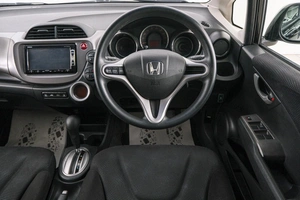 Хетчбэк Honda Fit 2013 года, 899000 рублей, Красноярск