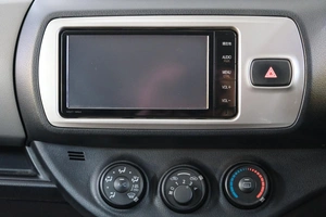 Хетчбэк Toyota Vitz 2014 года, 819000 рублей, Омск