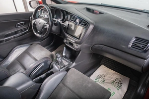 Хетчбэк Kia Ceed GT 2014 года, 1069000 рублей, Томск