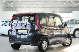 Минивэн Toyota Roomy 2018 года, 1089000 рублей, Омск