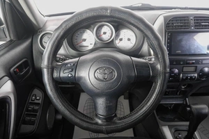 Внедорожник Toyota RAV4 2004 года, 979000 рублей, Кемерово