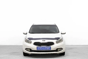 Хетчбэк Kia Ceed 2015 года, 929000 рублей, Барнаул