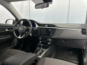 Седан Kia Rio 2021 года, 1687000 рублей, Красноярск