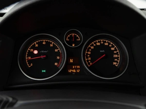 Седан Opel Astra 2013 года, 800050 рублей, Москва