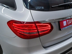 Универсал Mercedes-benz C-класс 2018 года, 2000000 рублей, Красноярск