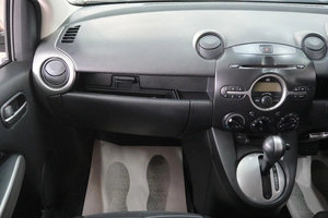 Хетчбэк Mazda Demio 2009 года, 669000 рублей, Омск