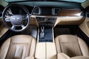 Седан Hyundai Genesis 2015 года, 2589000 рублей, Сургут
