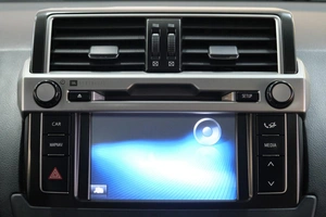 Внедорожник Toyota Land Cruiser Prado 2015 года, 4519000 рублей, Омск