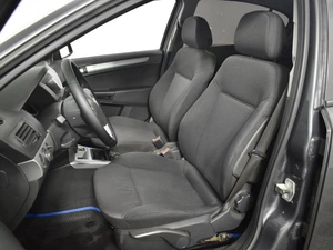 Седан Opel Astra 2012 года, 436100 рублей, Казань