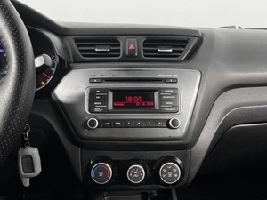Хетчбэк Kia Rio 2017 года, 929900 рублей, Казань