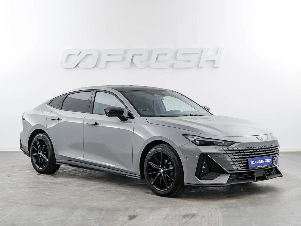 Лифтбек Changan UNI-V 2023 года, 2499077 рублей, Москва