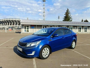 Седан Kia Rio 2013 года, 850000 рублей, Красноярск