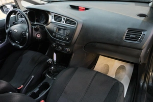 Хетчбэк Kia Ceed 2014 года, 899000 рублей, Омск