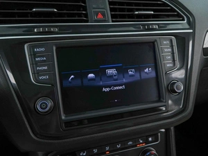 Внедорожник Volkswagen Tiguan 2017 года, 2490750 рублей, Москва