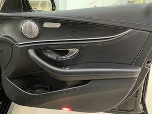 Седан Mercedes-benz E-класс 2018 года, 3187000 рублей, Солонцы