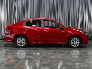 Седан Kia Rio 2017 года, 1325000 рублей, Тюмень