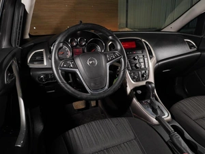 Хетчбэк Opel Astra 2012 года, 639000 рублей, Тверь
