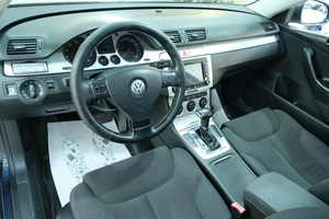 Седан Volkswagen Passat 2008 года, 799000 рублей, Омск