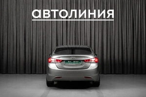 Седан Hyundai Elantra 2012 года, 1050000 рублей, Красноярск