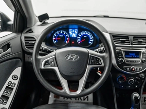 Седан Hyundai Solaris 2016 года, 1240000 рублей, Красноярск