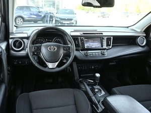 Внедорожник Toyota RAV4 2017 года, 2349000 рублей, Волгоград
