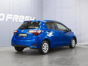 Хетчбэк Toyota Vitz 2017 года, 885000 рублей, Омск