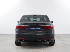 Седан Kia Quoris 2018 года, 2099050 рублей, Москва