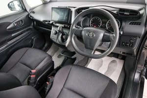 Минивэн Toyota Wish 2016 года, 1639000 рублей, Красноярск