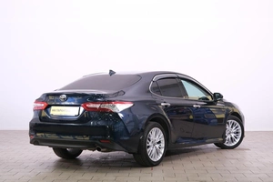 Седан Toyota Camry 2018 года, 2839000 рублей, Омск