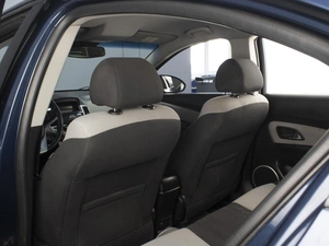 Седан Chevrolet Cruze 2011 года, 678125 рублей, Омск