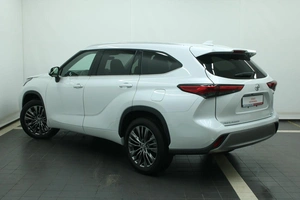 Внедорожник Toyota Highlander 2025 года, 5900000 рублей, Красноярск