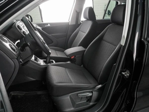 Внедорожник Volkswagen Tiguan 2011 года, 1229000 рублей, Воронеж