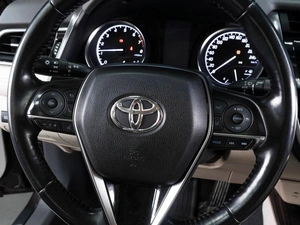 Седан Toyota Camry 2018 года, 2679000 рублей, Тюмень