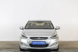 Седан Hyundai Solaris 2013 года, 799000 рублей, Тюмень