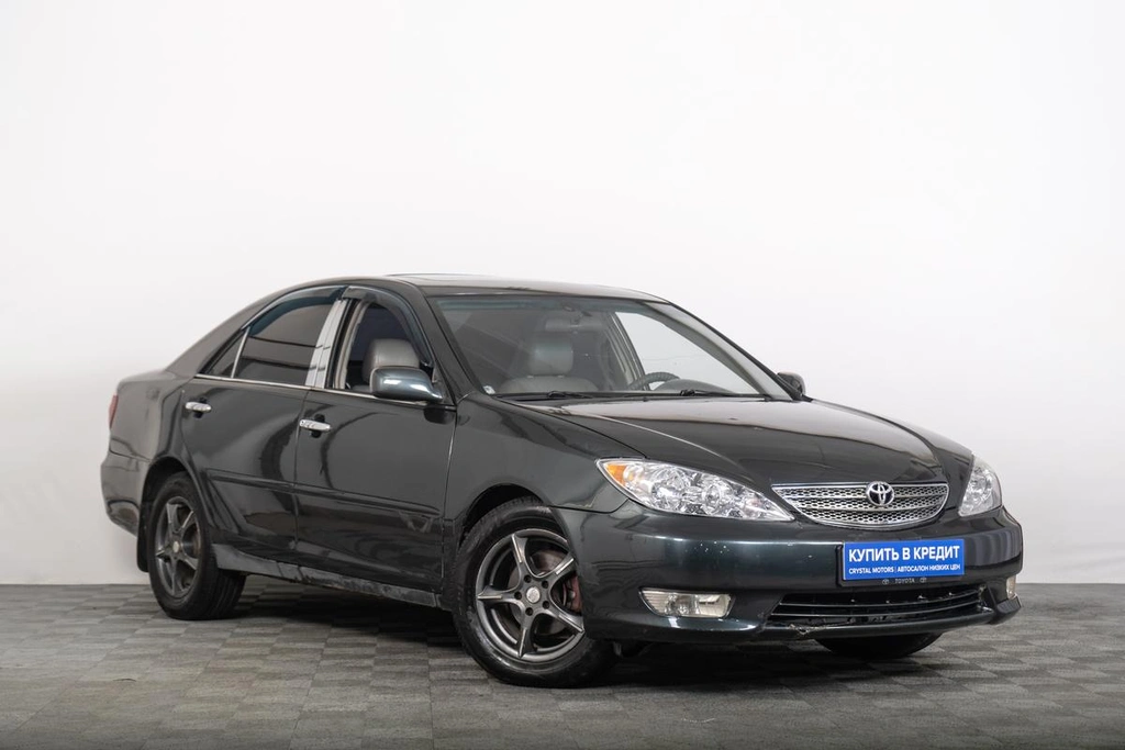 Седан Toyota Camry 2002 года, 749000 рублей, Томск