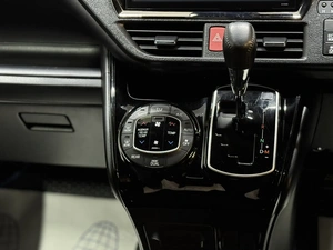 Минивэн Toyota Noah 2020 года, 2297000 рублей, Красноярск