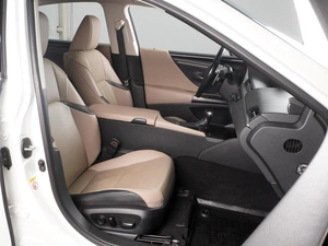 Седан Lexus ES 2019 года, 3745000 рублей, Минеральные Воды