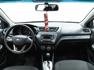 Седан Kia Rio 2013 года, 940000 рублей, Красноярск